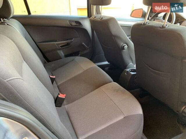 Серый Опель Астра, объемом двигателя 1.69 л и пробегом 260 тыс. км за 5500 $, фото 23 на Automoto.ua