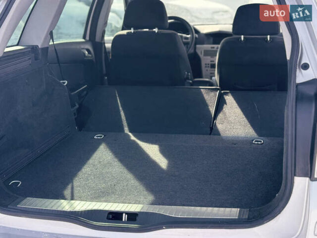 Серый Опель Астра, объемом двигателя 1.8 л и пробегом 260 тыс. км за 6300 $, фото 58 на Automoto.ua