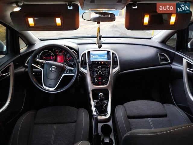 Серый Опель Астра, объемом двигателя 1.7 л и пробегом 249 тыс. км за 6899 $, фото 42 на Automoto.ua