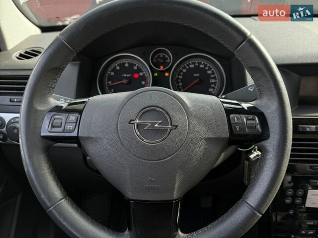 Серый Опель Астра, объемом двигателя 1.8 л и пробегом 204 тыс. км за 5999 $, фото 15 на Automoto.ua