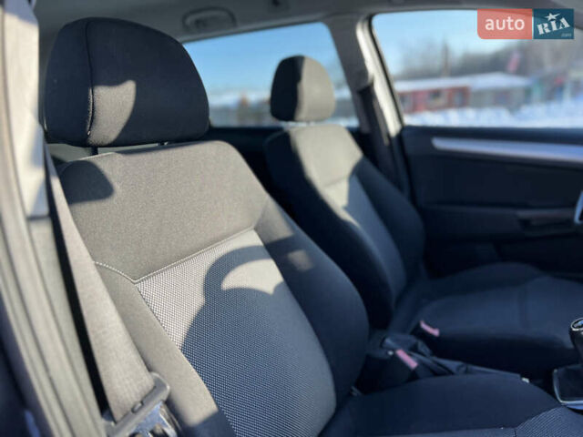 Серый Опель Астра, объемом двигателя 1.6 л и пробегом 260 тыс. км за 6200 $, фото 66 на Automoto.ua