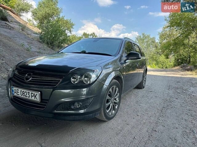 Серый Опель Астра, объемом двигателя 1.6 л и пробегом 229 тыс. км за 5700 $, фото 4 на Automoto.ua