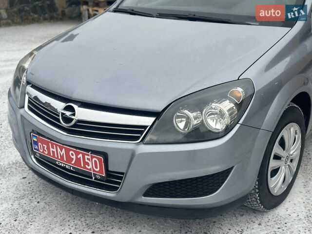 Серый Опель Астра, объемом двигателя 1.8 л и пробегом 196 тыс. км за 6800 $, фото 1 на Automoto.ua