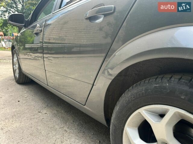 Сірий Опель Астра, об'ємом двигуна 1.69 л та пробігом 354 тис. км за 5000 $, фото 5 на Automoto.ua