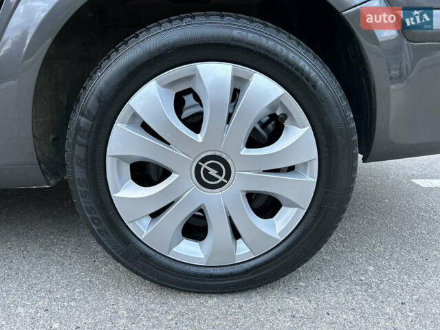 Опель Астра 2010 в Полтаве на Automoto.ua Серый Опель Астра, объемом двигателя 1.6 л и пробегом 143 тыс. км за 6500 $, фото 98 на Automoto.ua