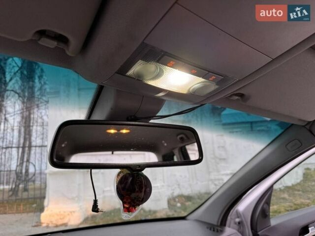Серый Опель Астра, объемом двигателя 1.69 л и пробегом 240 тыс. км за 4900 $, фото 24 на Automoto.ua