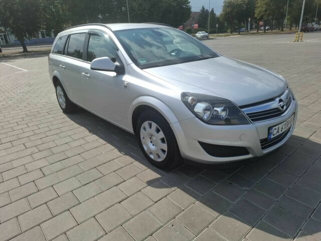 Серый Опель Астра, объемом двигателя 1.7 л и пробегом 187 тыс. км за 6100 $, фото 1 на Automoto.ua