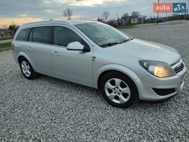 Серый Опель Астра, объемом двигателя 1.69 л и пробегом 261 тыс. км за 5750 $, фото 2 на Automoto.ua