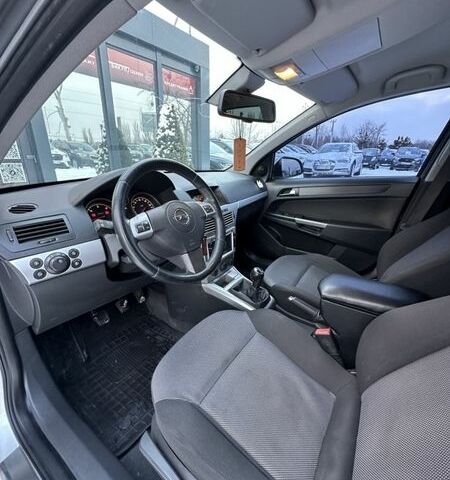 Серый Опель Астра, объемом двигателя 1.69 л и пробегом 309 тыс. км за 5800 $, фото 30 на Automoto.ua