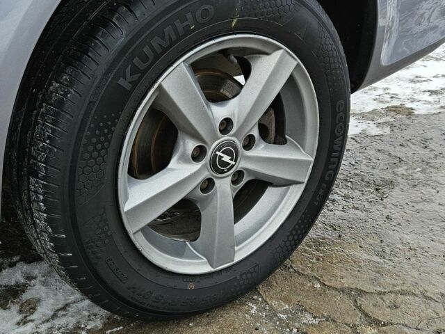 Сірий Опель Астра, об'ємом двигуна 1.7 л та пробігом 269 тис. км за 5200 $, фото 8 на Automoto.ua