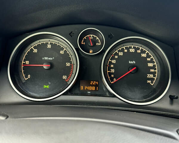 Серый Опель Астра, объемом двигателя 1.69 л и пробегом 320 тыс. км за 5800 $, фото 14 на Automoto.ua