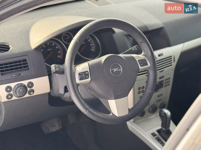 Серый Опель Астра, объемом двигателя 1.8 л и пробегом 260 тыс. км за 6300 $, фото 47 на Automoto.ua