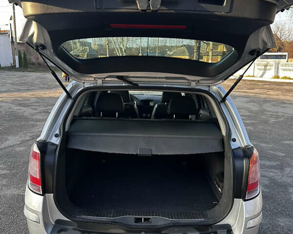 Серый Опель Астра, объемом двигателя 1.6 л и пробегом 245 тыс. км за 5800 $, фото 8 на Automoto.ua