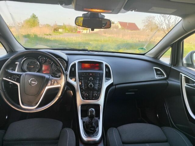 Серый Опель Астра, объемом двигателя 1.7 л и пробегом 249 тыс. км за 7100 $, фото 3 на Automoto.ua