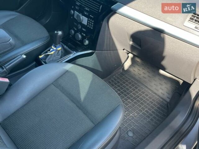 Серый Опель Астра, объемом двигателя 1.91 л и пробегом 280 тыс. км за 6600 $, фото 12 на Automoto.ua