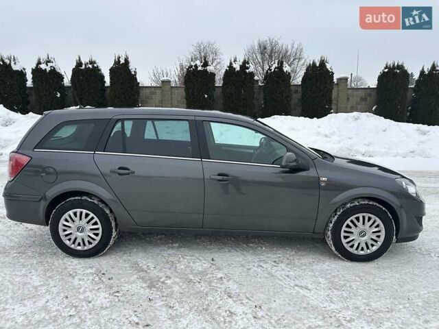 Серый Опель Астра, объемом двигателя 1.6 л и пробегом 189 тыс. км за 5850 $, фото 3 на Automoto.ua