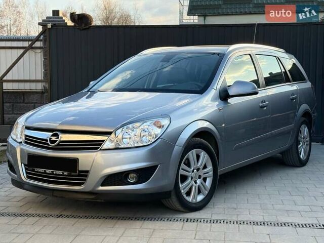 Серый Опель Астра, объемом двигателя 1.6 л и пробегом 245 тыс. км за 6150 $, фото 2 на Automoto.ua