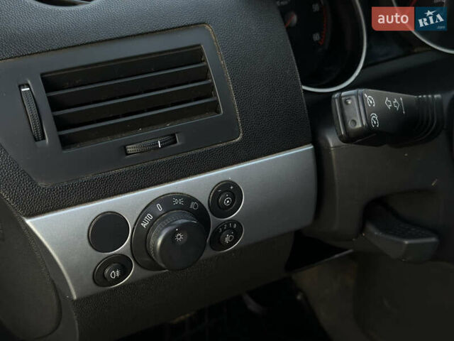 Серый Опель Астра, объемом двигателя 1.69 л и пробегом 245 тыс. км за 5800 $, фото 14 на Automoto.ua