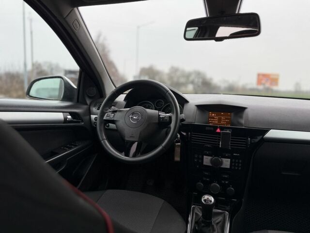 Серый Опель Астра, объемом двигателя 1.9 л и пробегом 286 тыс. км за 4820 $, фото 12 на Automoto.ua