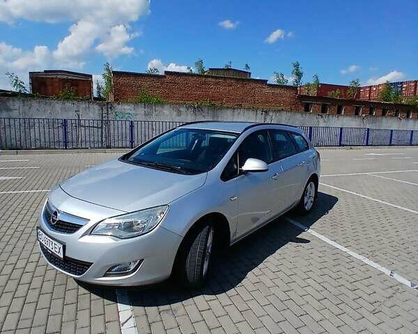 Опель Астра 2010 у Тернополі на Automoto.ua Сірий Опель Астра, об'ємом двигуна 1.69 л та пробігом 279 тис. км за 6999 $, фото 12 на Automoto.ua