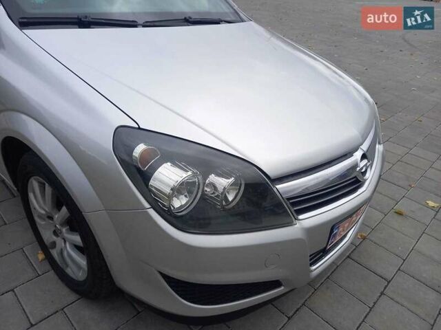 Опель Астра 2010 в Черкассах на Automoto.ua Серый Опель Астра, объемом двигателя 1.7 л и пробегом 249 тыс. км за 6650 $, фото 2 на Automoto.ua