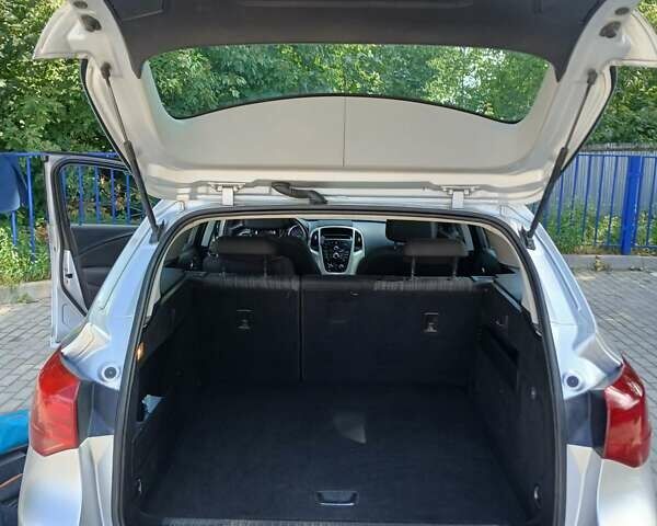 Опель Астра 2010 у Тернополі на Automoto.ua Сірий Опель Астра, об'ємом двигуна 1.69 л та пробігом 279 тис. км за 6999 $, фото 27 на Automoto.ua