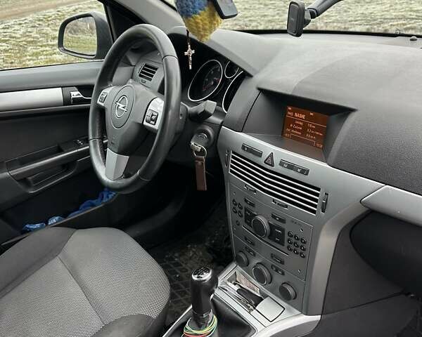 Серый Опель Астра, объемом двигателя 1.69 л и пробегом 336 тыс. км за 6600 $, фото 15 на Automoto.ua