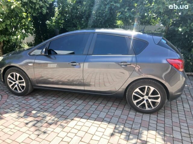 Сірий Опель Астра, об'ємом двигуна 1.2 л та пробігом 252 тис. км за 6000 $, фото 3 на Automoto.ua