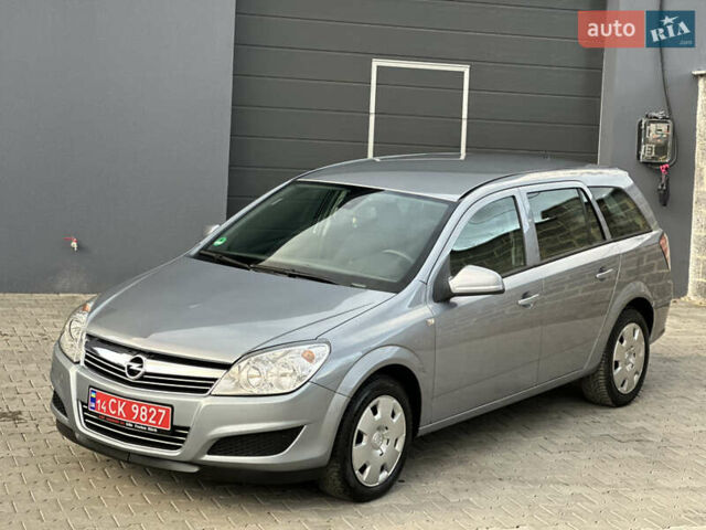 Серый Опель Астра, объемом двигателя 1.6 л и пробегом 224 тыс. км за 5500 $, фото 17 на Automoto.ua
