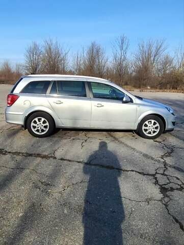 Серый Опель Астра, объемом двигателя 1.6 л и пробегом 260 тыс. км за 5000 $, фото 10 на Automoto.ua