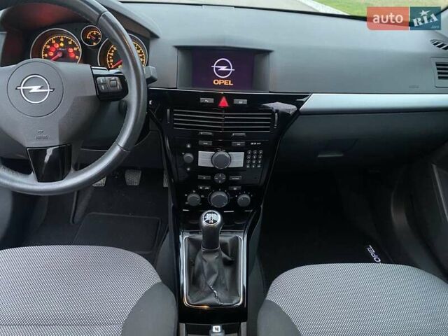 Серый Опель Астра, объемом двигателя 1.6 л и пробегом 248 тыс. км за 6850 $, фото 18 на Automoto.ua
