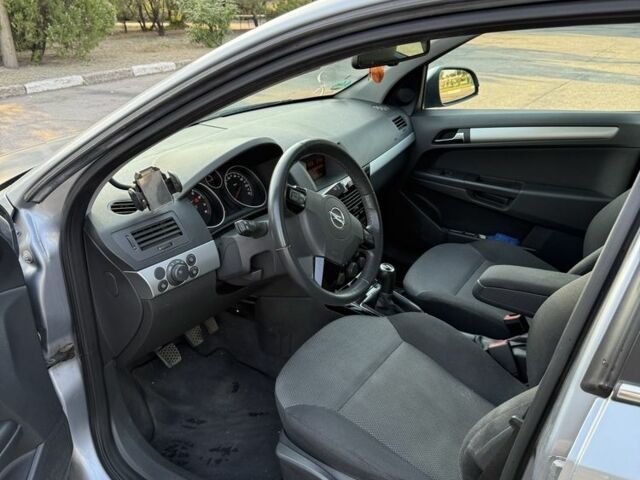 Серый Опель Астра, объемом двигателя 1.6 л и пробегом 212 тыс. км за 5999 $, фото 13 на Automoto.ua