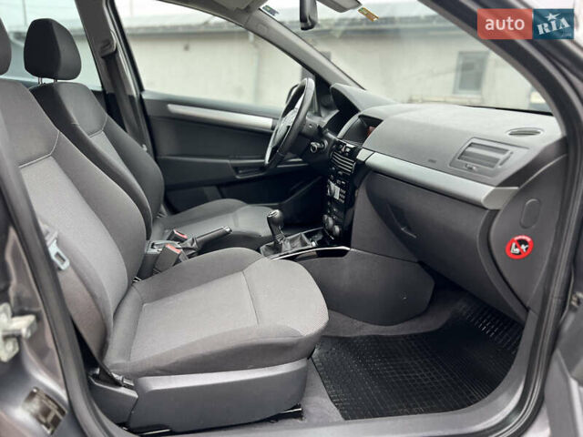 Сірий Опель Астра, об'ємом двигуна 1.6 л та пробігом 260 тис. км за 6250 $, фото 93 на Automoto.ua