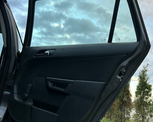 Опель Астра 2010 в Полтаве на Automoto.ua Серый Опель Астра, объемом двигателя 1.6 л и пробегом 143 тыс. км за 6500 $, фото 108 на Automoto.ua