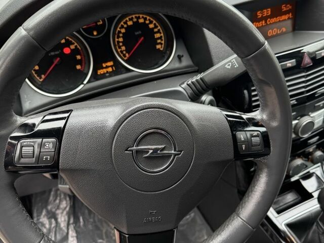 Серый Опель Астра, объемом двигателя 0 л и пробегом 209 тыс. км за 6400 $, фото 2 на Automoto.ua