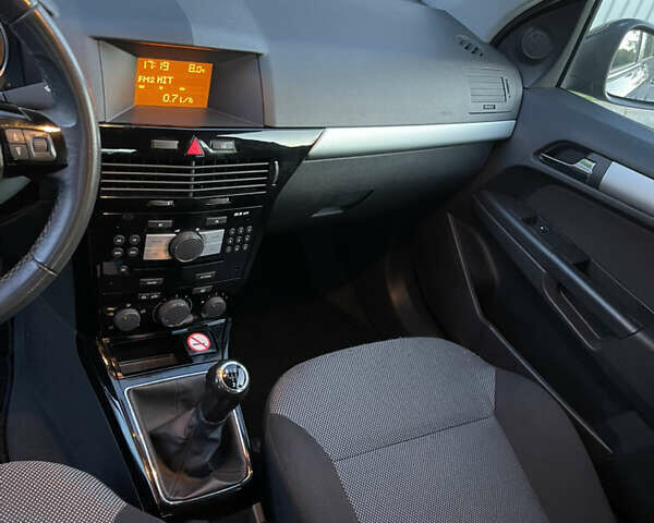 Опель Астра 2010 в Луцке на Automoto.ua Серый Опель Астра, объемом двигателя 0 л и пробегом 257 тыс. км за 6280 $, фото 24 на Automoto.ua