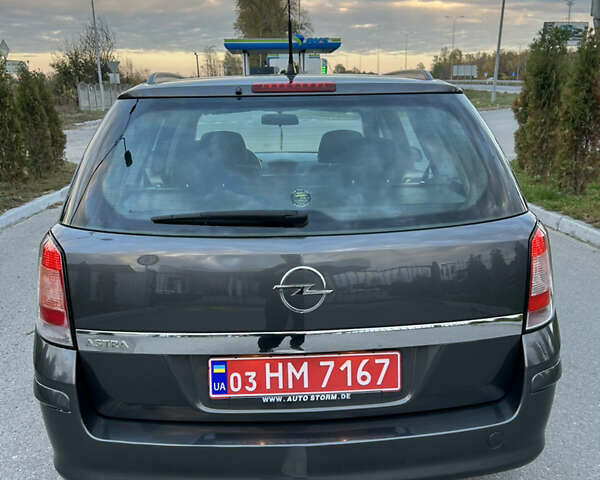 Опель Астра 2010 в Полтаве на Automoto.ua Серый Опель Астра, объемом двигателя 1.6 л и пробегом 143 тыс. км за 6500 $, фото 130 на Automoto.ua