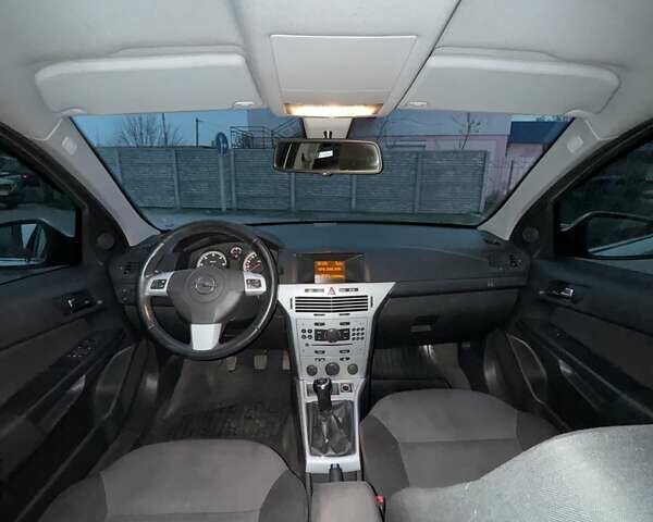 Сірий Опель Астра, об'ємом двигуна 1.7 л та пробігом 230 тис. км за 5900 $, фото 9 на Automoto.ua