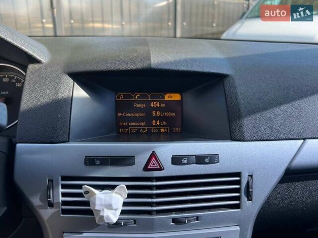Опель Астра 2010 в Киеве на Automoto.ua Серый Опель Астра, объемом двигателя 1.69 л и пробегом 306 тыс. км за 5990 $, фото 15 на Automoto.ua