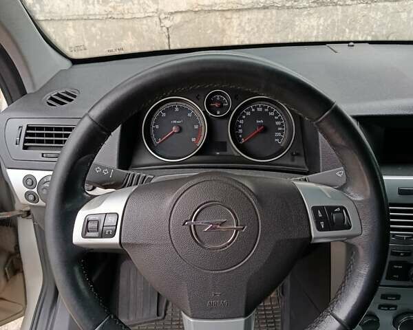 Сірий Опель Астра, об'ємом двигуна 1.7 л та пробігом 300 тис. км за 4349 $, фото 11 на Automoto.ua