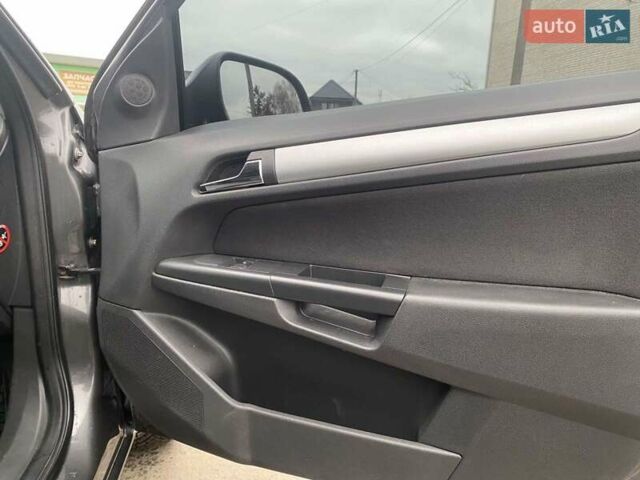 Сірий Опель Астра, об'ємом двигуна 1.4 л та пробігом 307 тис. км за 4700 $, фото 4 на Automoto.ua