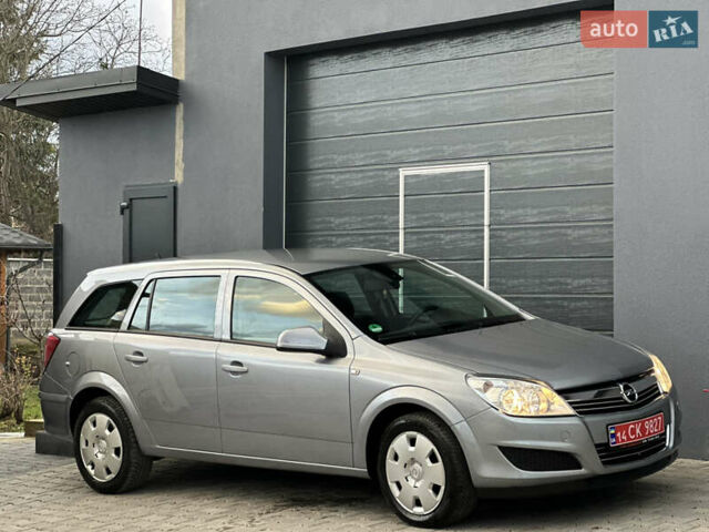 Серый Опель Астра, объемом двигателя 1.6 л и пробегом 224 тыс. км за 5500 $, фото 9 на Automoto.ua
