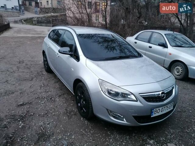 Серый Опель Астра, объемом двигателя 1.7 л и пробегом 288 тыс. км за 6400 $, фото 8 на Automoto.ua