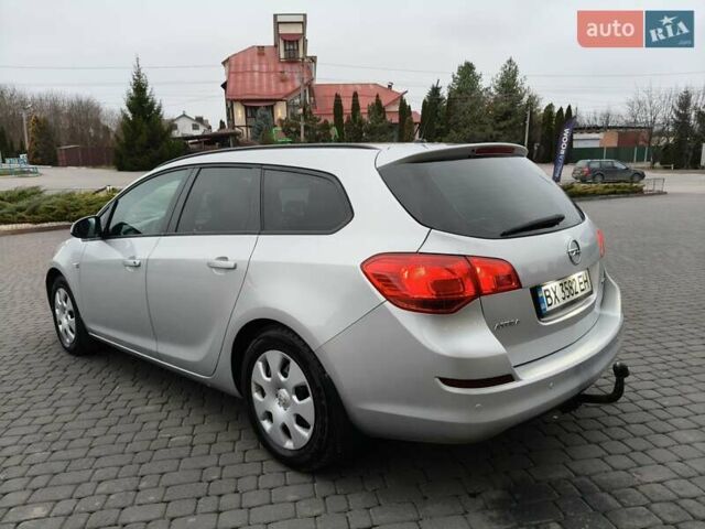 Серый Опель Астра, объемом двигателя 1.7 л и пробегом 276 тыс. км за 6500 $, фото 13 на Automoto.ua