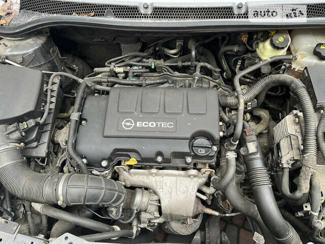 Сірий Опель Астра, об'ємом двигуна 1.4 л та пробігом 167 тис. км за 12000 $, фото 5 на Automoto.ua