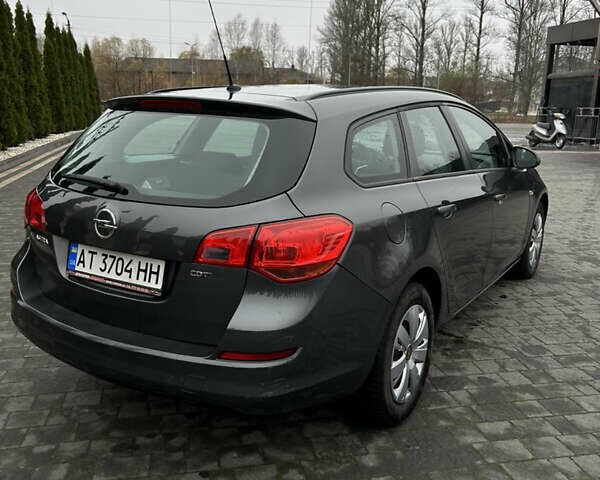 Серый Опель Астра, объемом двигателя 1.69 л и пробегом 261 тыс. км за 6300 $, фото 5 на Automoto.ua