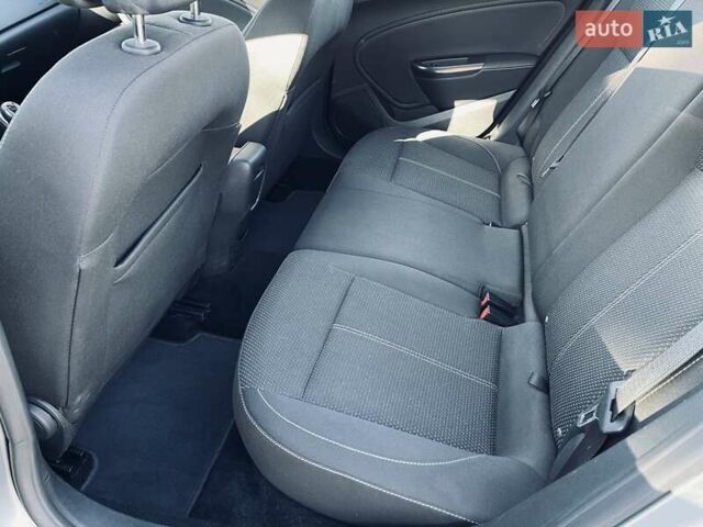 Серый Опель Астра, объемом двигателя 1.7 л и пробегом 259 тыс. км за 7700 $, фото 27 на Automoto.ua