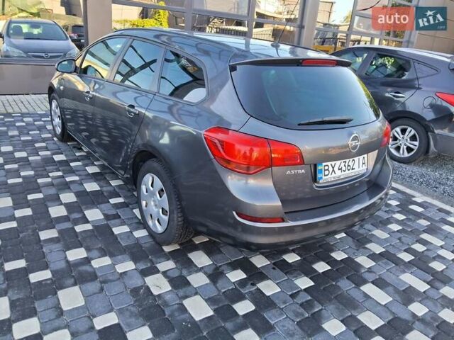 Серый Опель Астра, объемом двигателя 1.6 л и пробегом 176 тыс. км за 7200 $, фото 6 на Automoto.ua