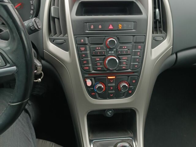 Серый Опель Астра, объемом двигателя 1.6 л и пробегом 264 тыс. км за 5850 $, фото 4 на Automoto.ua