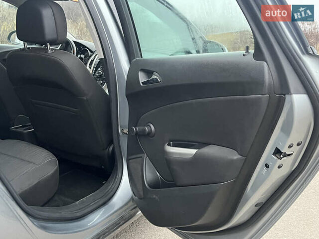 Сірий Опель Астра, об'ємом двигуна 1.96 л та пробігом 260 тис. км за 4950 $, фото 13 на Automoto.ua